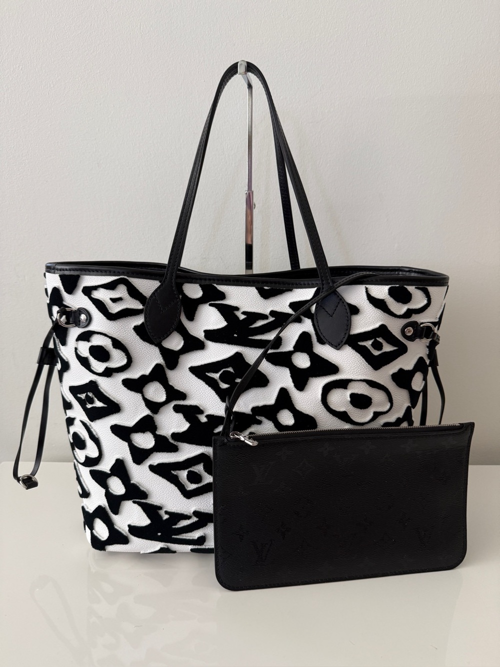 LOUIS VUITTON X Urs Fischer White/Black Tufted Monogram Neverfull MM Bag